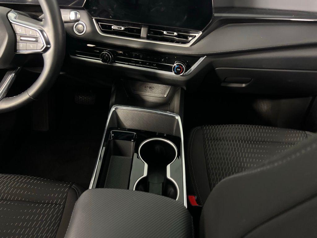 used 2025 Chevrolet Equinox car, priced at $21,273