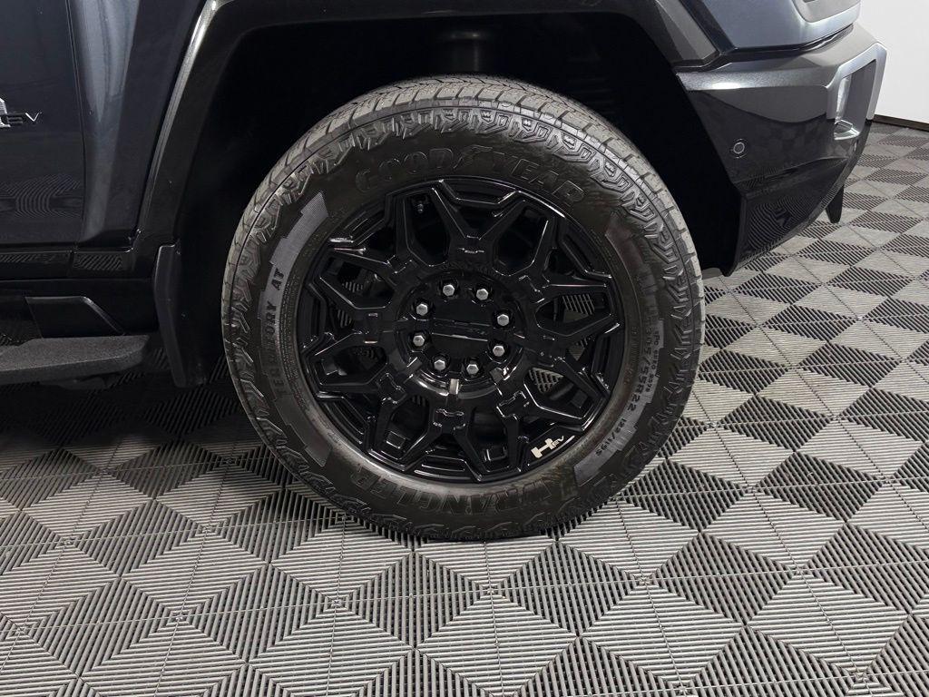 used 2025 GMC HUMMER EV Pickup car, priced at $70,373