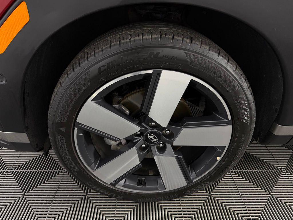 used 2025 Hyundai Santa Fe car, priced at $35,473