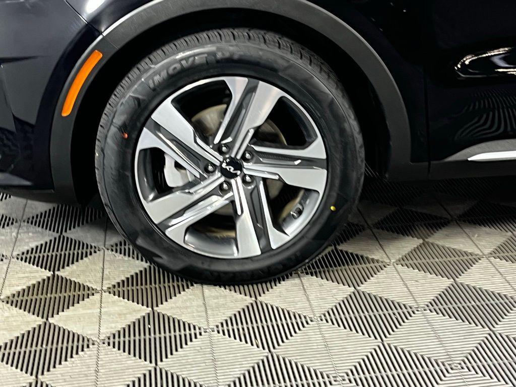 used 2023 Kia Sorento Plug-In Hybrid car, priced at $31,175