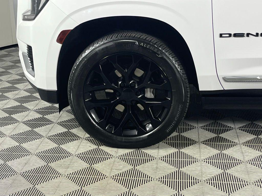 used 2024 GMC Yukon XL car, priced at $70,973