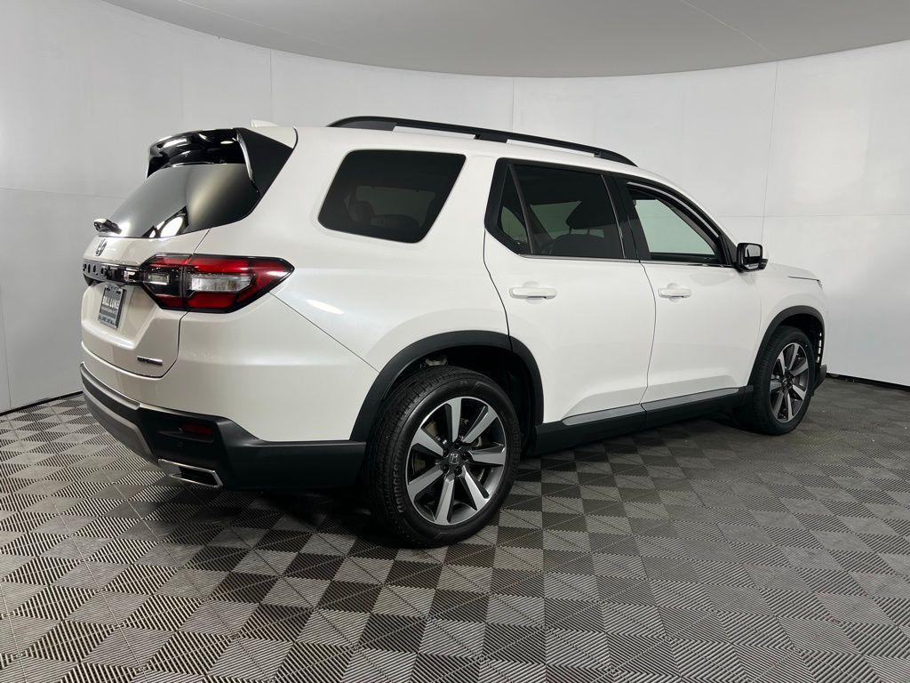 used 2025 Honda Pilot car, priced at $40,973