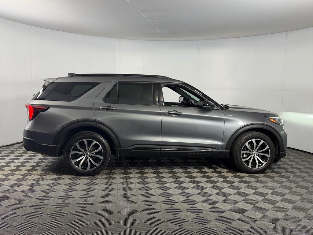 used 2025 Ford Explorer car, priced at $36,673