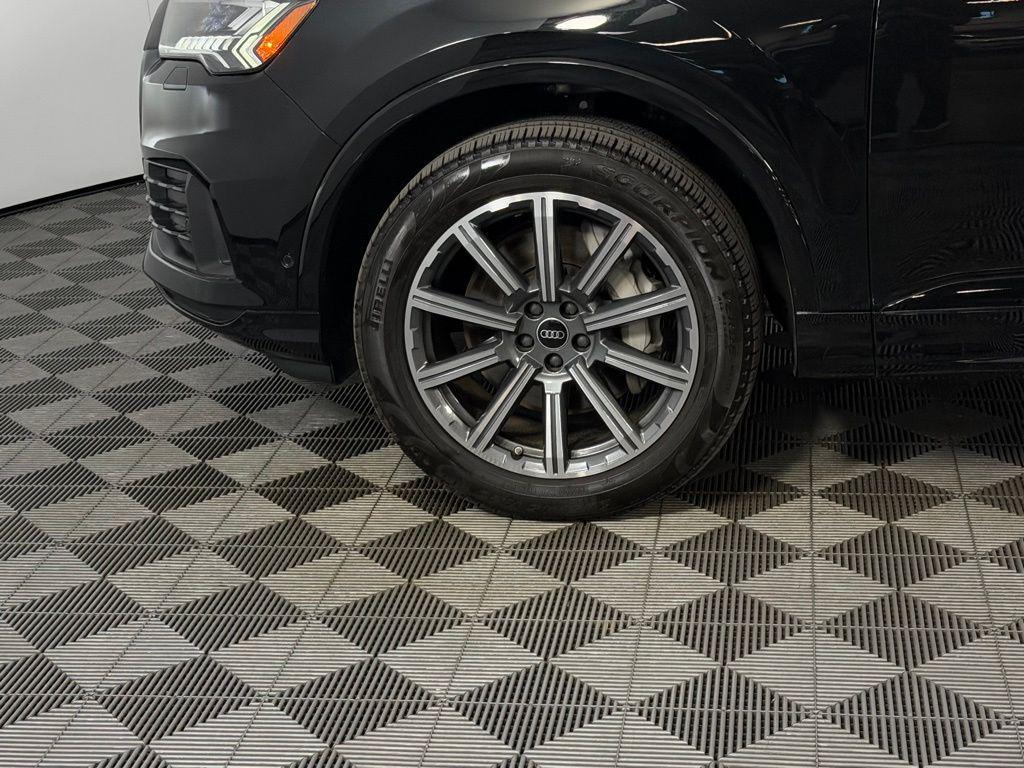 used 2024 Audi Q7 car, priced at $42,375