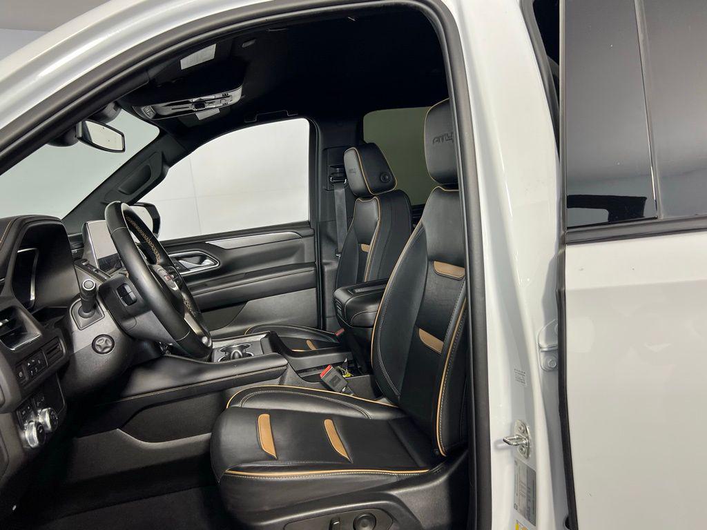 used 2023 GMC Yukon car, priced at $55,173