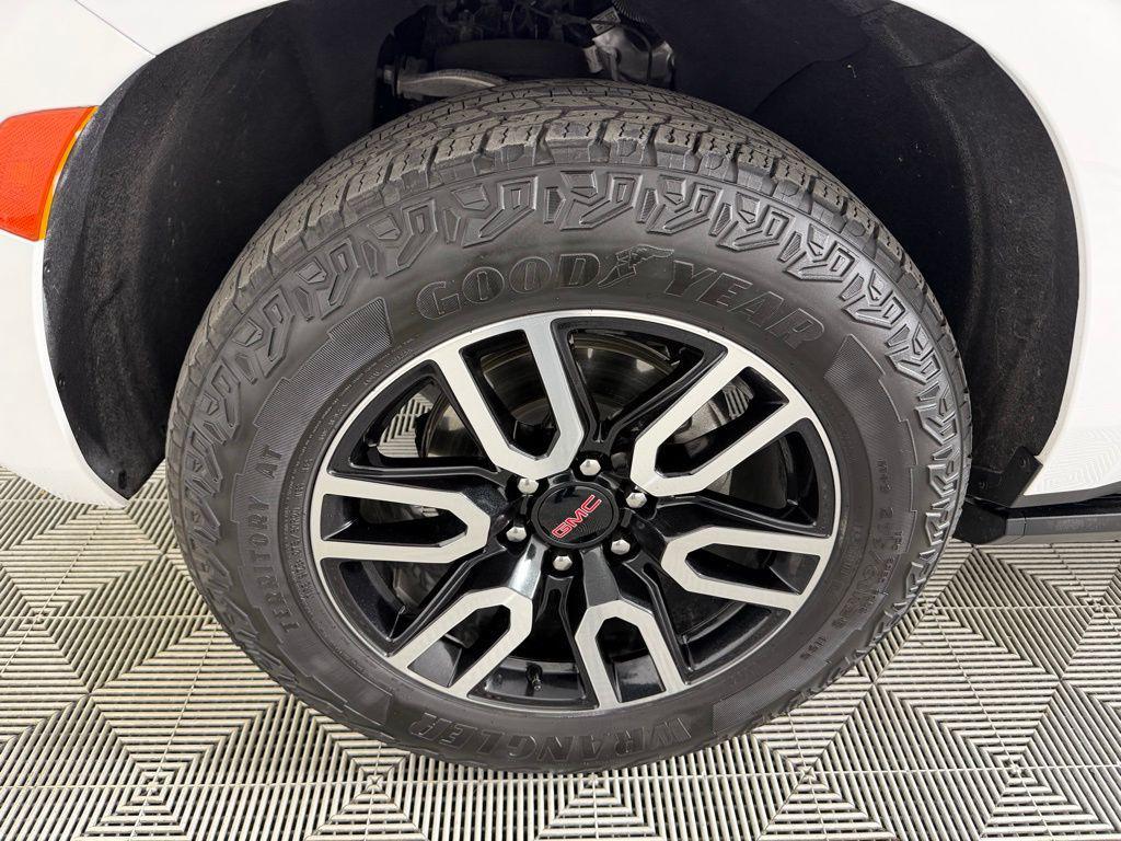 used 2024 GMC Yukon car, priced at $65,973