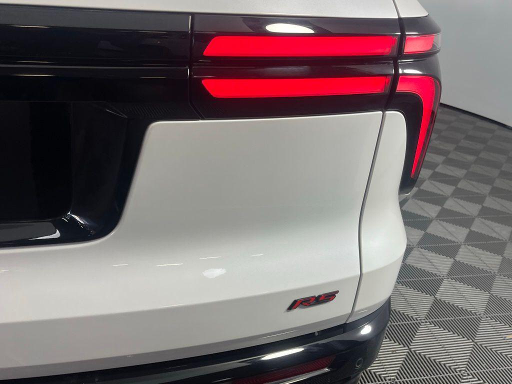 used 2024 Chevrolet Traverse car, priced at $50,973