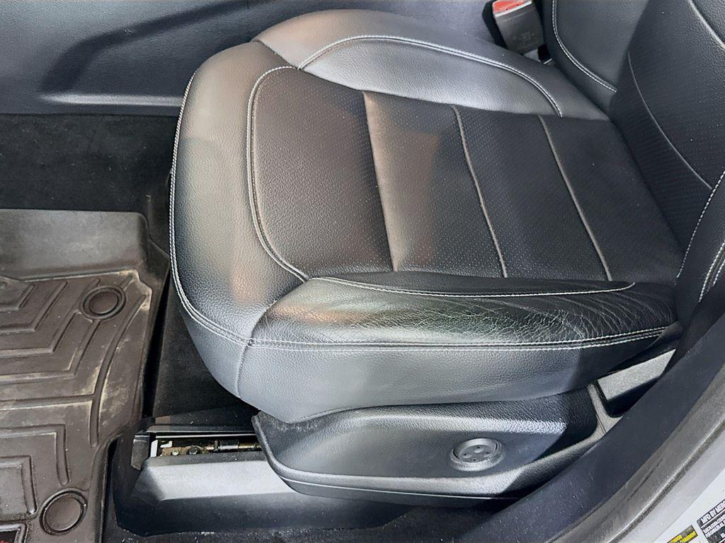 used 2015 Mercedes-Benz M-Class car, priced at $9,995