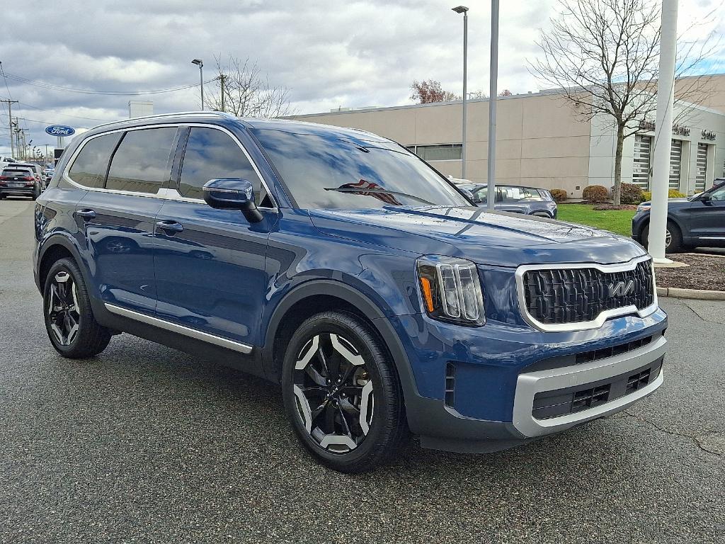 used 2023 Kia Telluride car, priced at $36,489