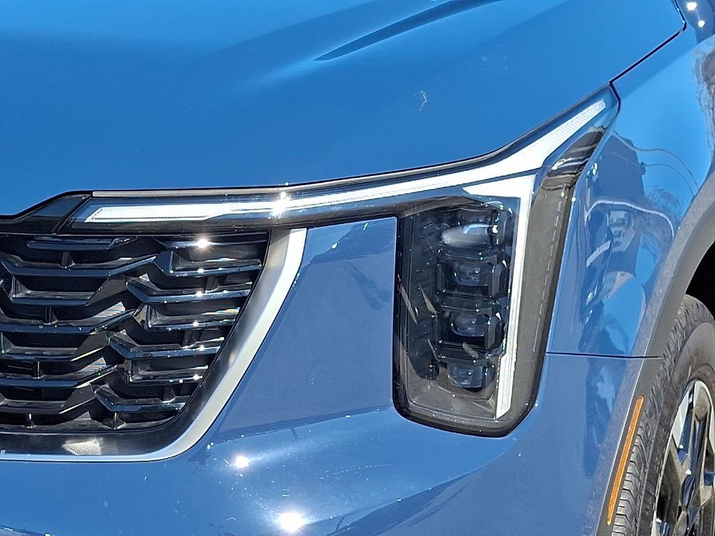 used 2025 Kia Sorento car, priced at $31,675