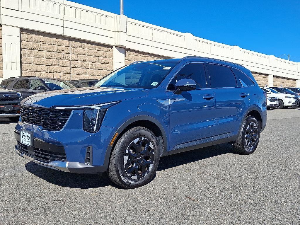 used 2025 Kia Sorento car, priced at $31,584