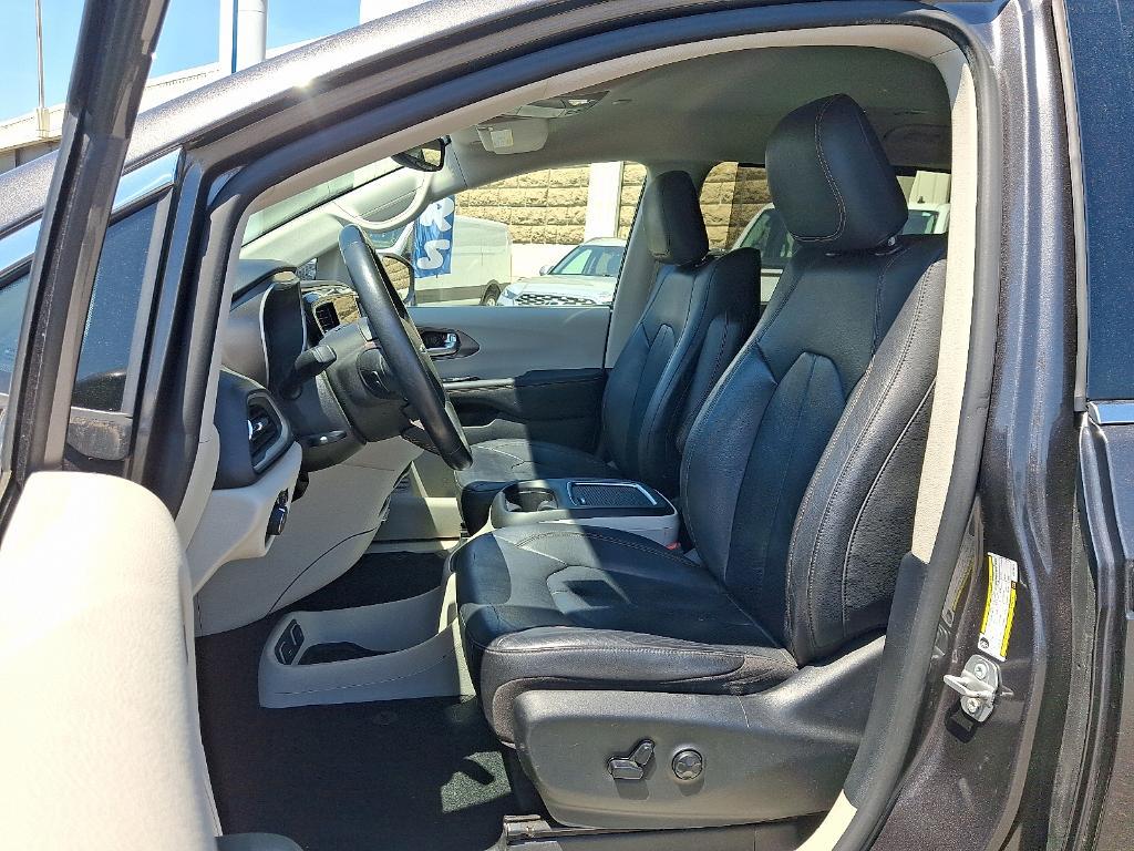 used 2020 Chrysler Pacifica car, priced at $21,967