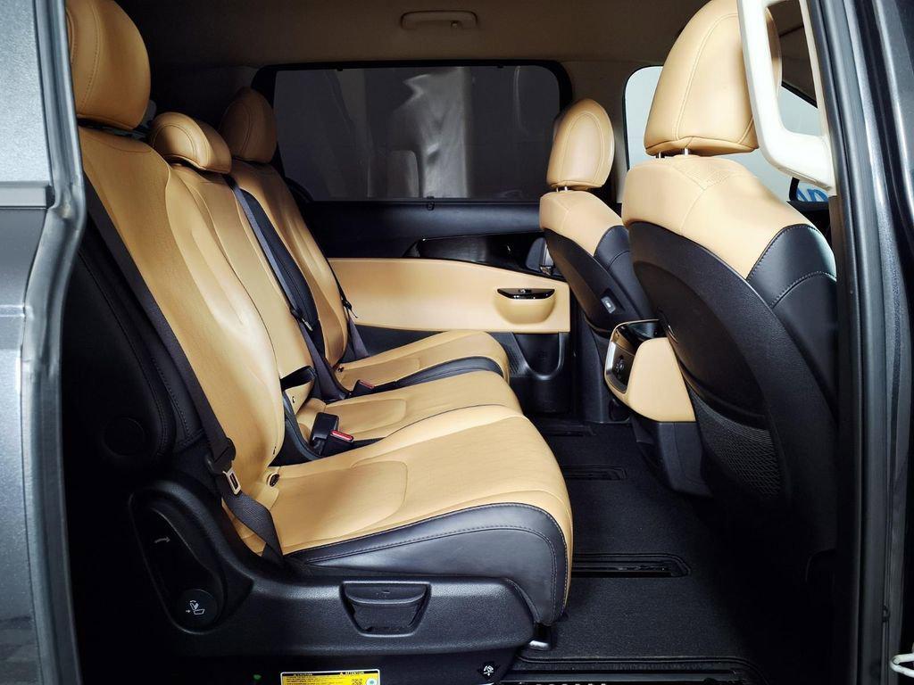 used 2023 Kia Carnival car, priced at $28,989