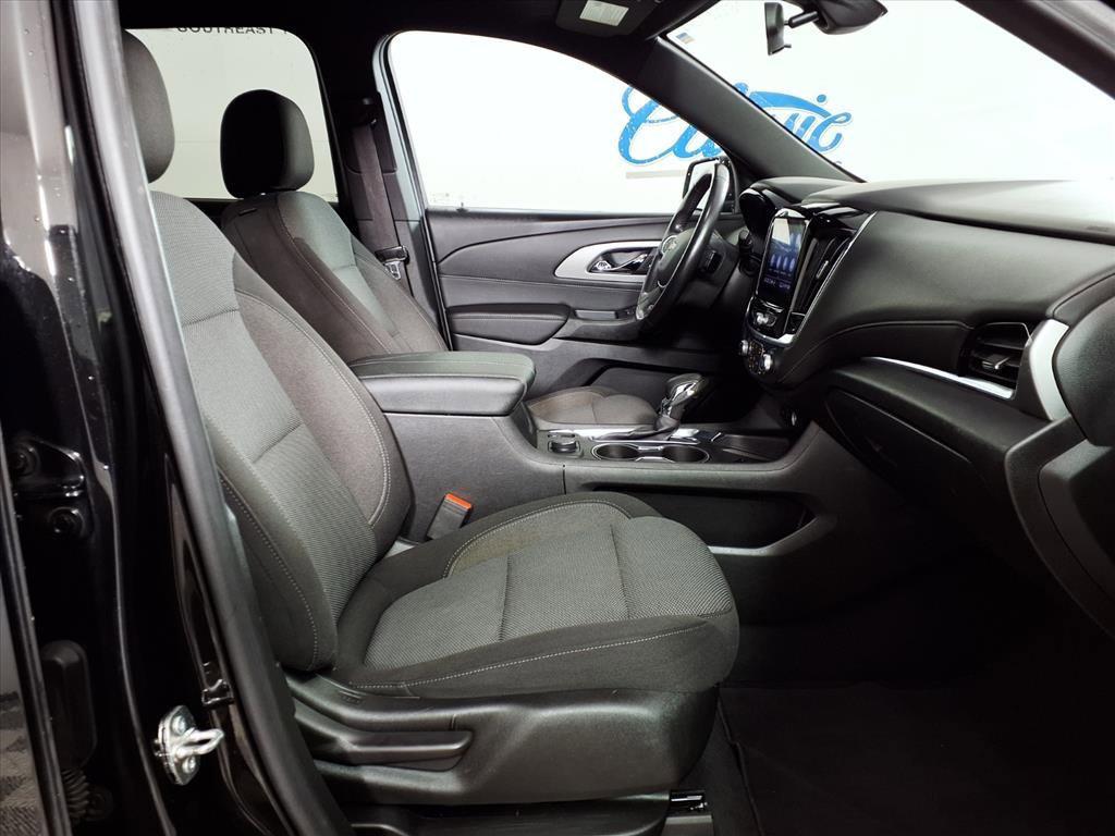 used 2022 Chevrolet Traverse car, priced at $19,443