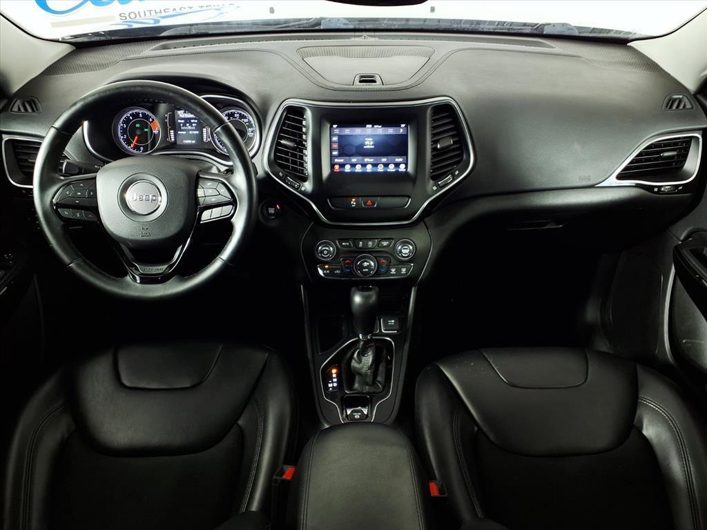 used 2020 Jeep Cherokee car, priced at $15,402