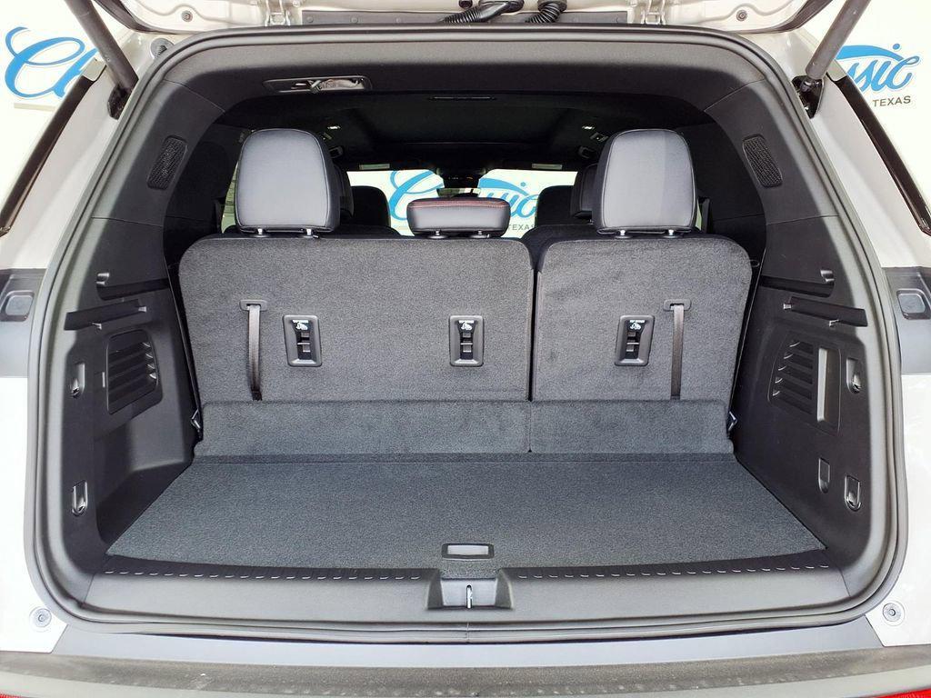 new 2026 Chevrolet Traverse car, priced at $57,980