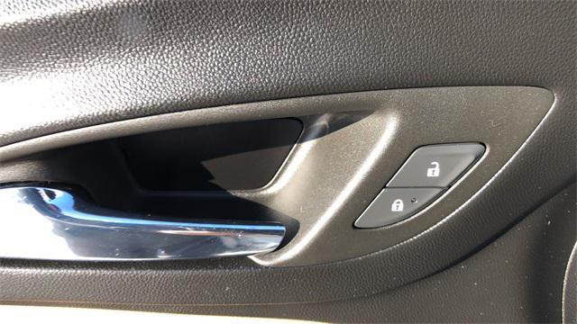 used 2023 Chevrolet Equinox car, priced at $26,390