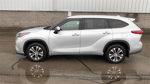 used 2022 Toyota Highlander Hybrid car, priced at $31,995