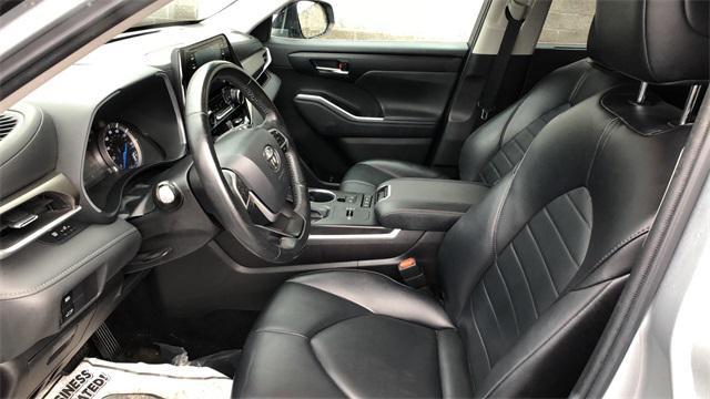 used 2022 Toyota Highlander Hybrid car, priced at $31,995