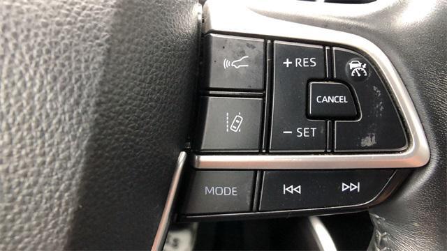 used 2022 Toyota Highlander Hybrid car, priced at $31,995