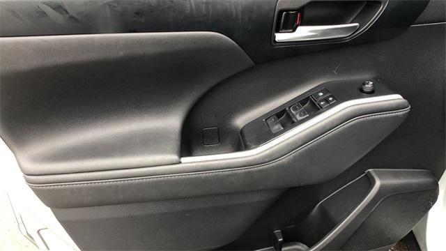 used 2022 Toyota Highlander Hybrid car, priced at $31,995