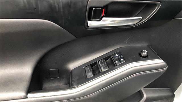 used 2022 Toyota Highlander Hybrid car, priced at $31,995