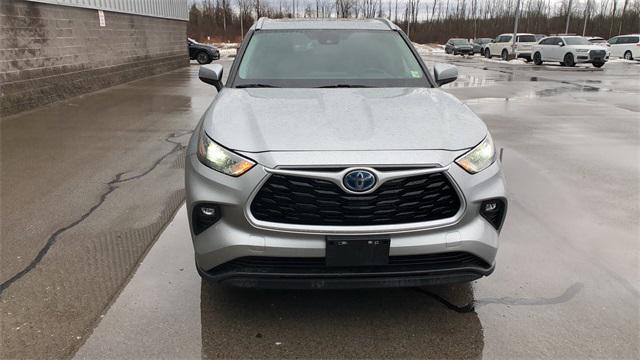 used 2022 Toyota Highlander Hybrid car, priced at $31,995