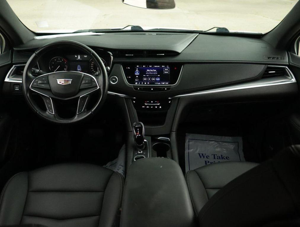 2020 Crystal White Tricoat Cadillac XT5