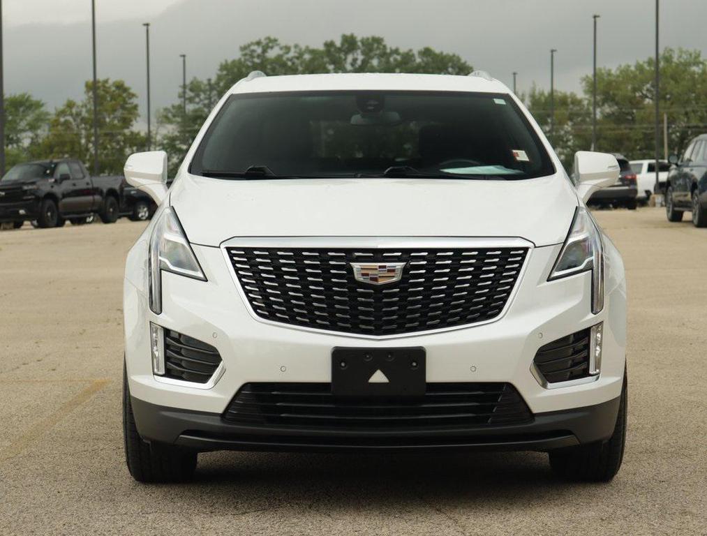 2020 Crystal White Tricoat Cadillac XT5