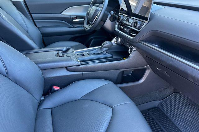 used 2025 Toyota Grand Highlander car, priced at $45,000