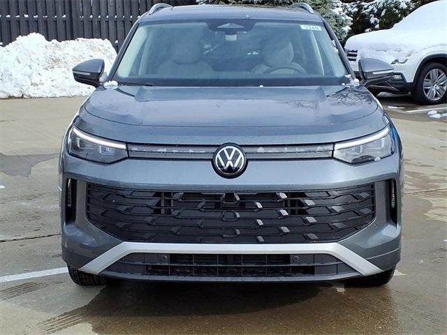 new 2025 Volkswagen Tiguan car, priced at $32,000