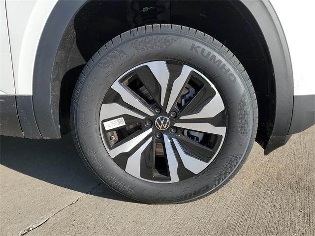 new 2026 Volkswagen Atlas car, priced at $41,189