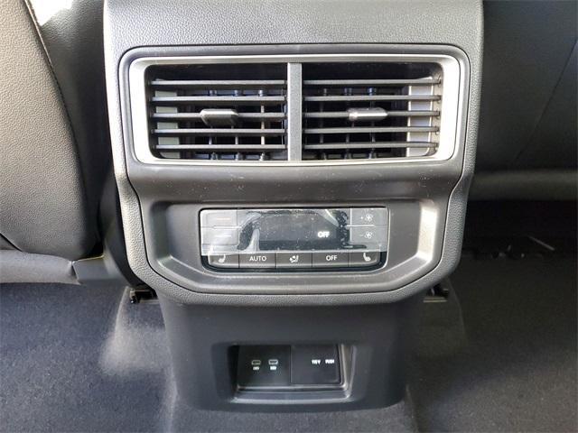 new 2026 Volkswagen Atlas car, priced at $49,388