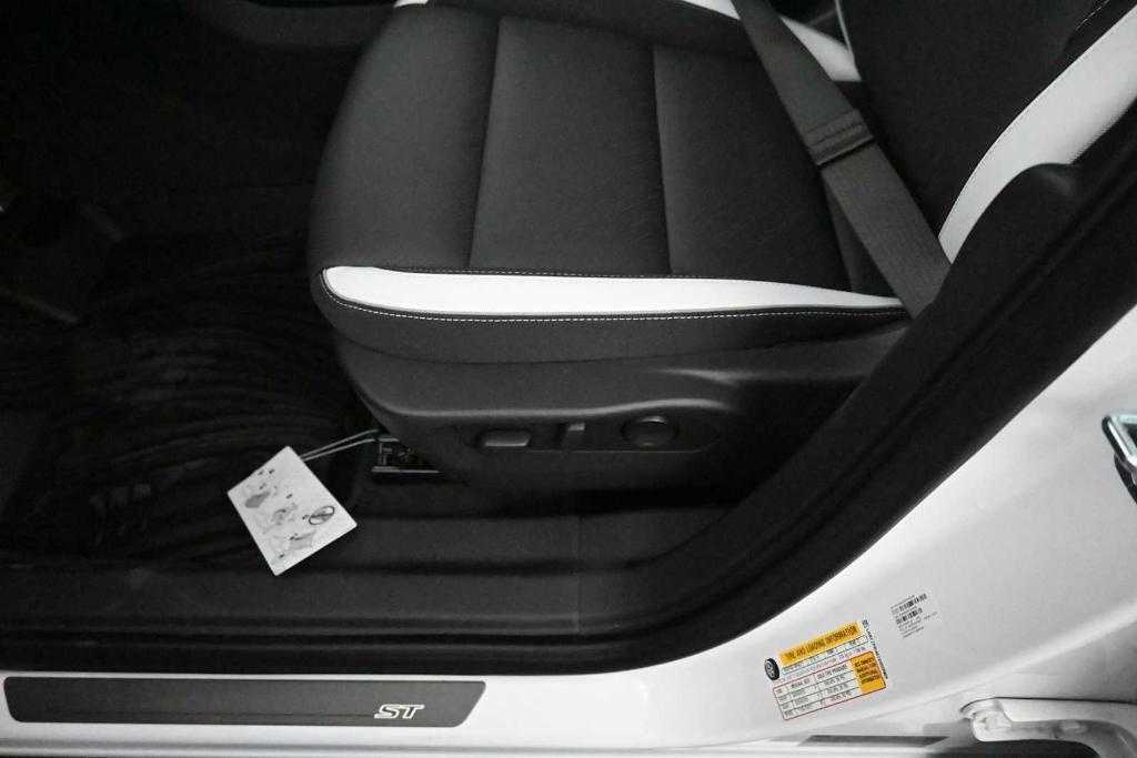 new 2026 Buick Envision car, priced at $49,108