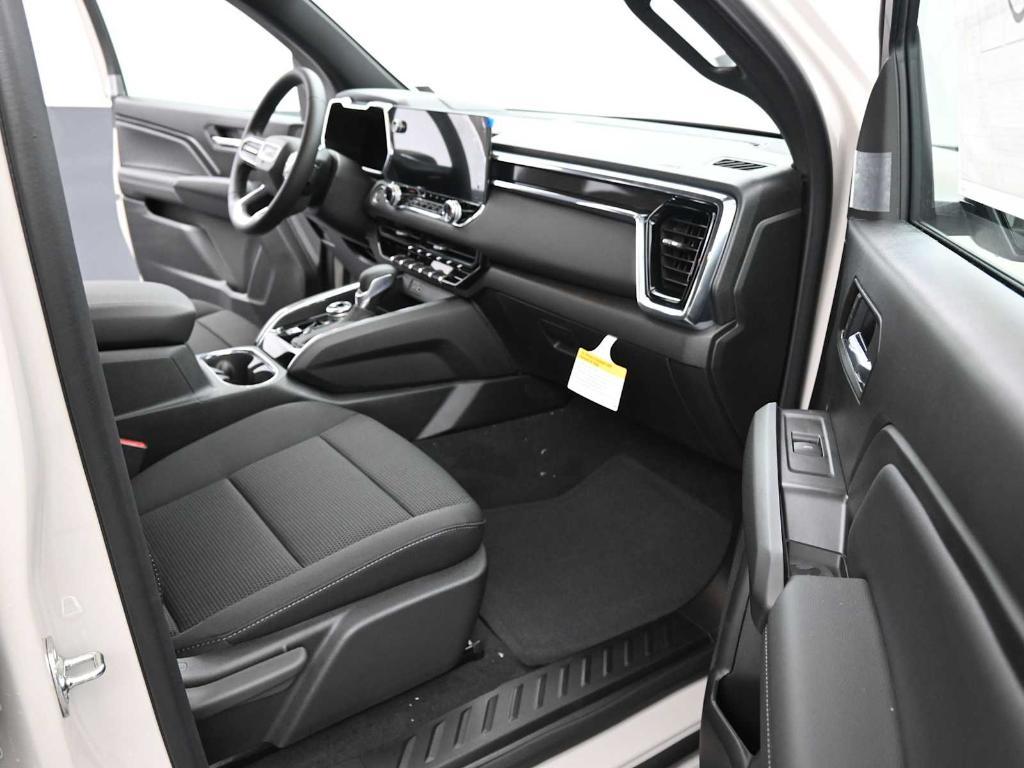 new 2026 GMC Canyon car, priced at $43,250