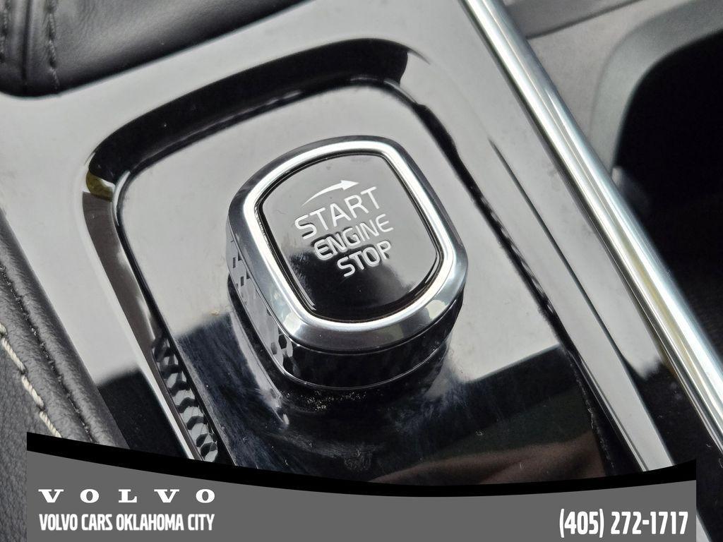 used 2022 Volvo XC90 car, priced at $37,400