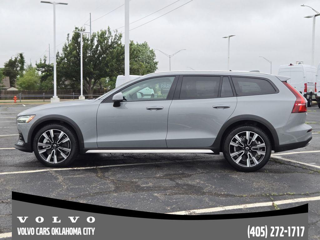 used 2025 Volvo V60 Cross Country car, priced at $49,900