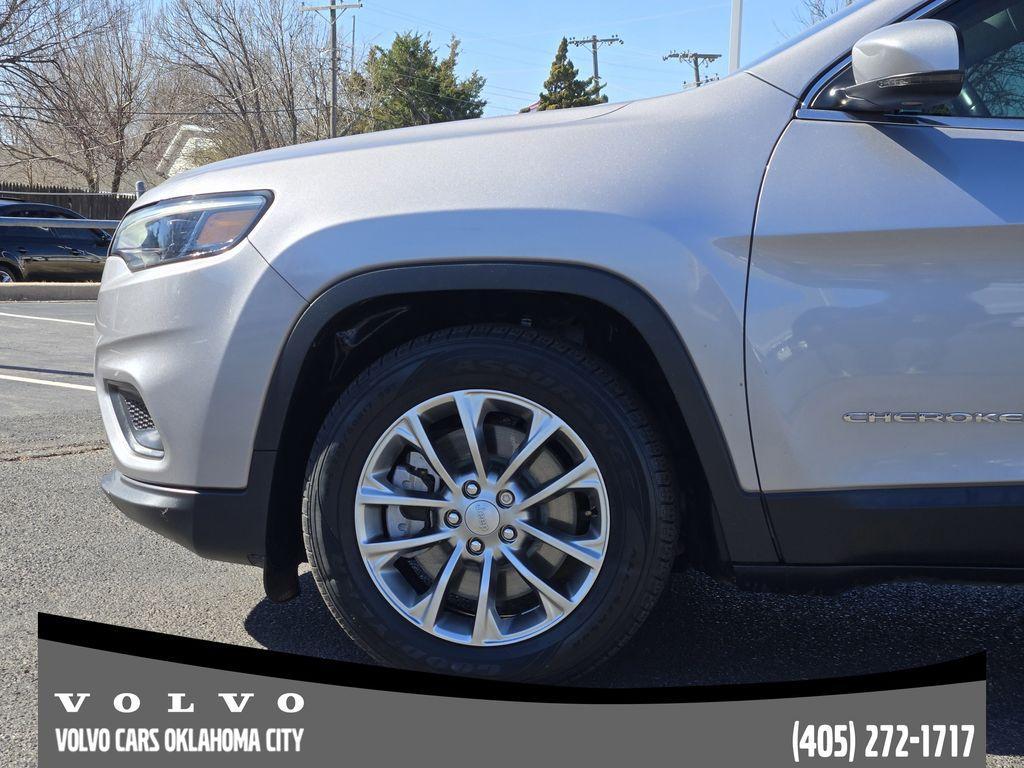 used 2019 Jeep Cherokee car, priced at $16,400