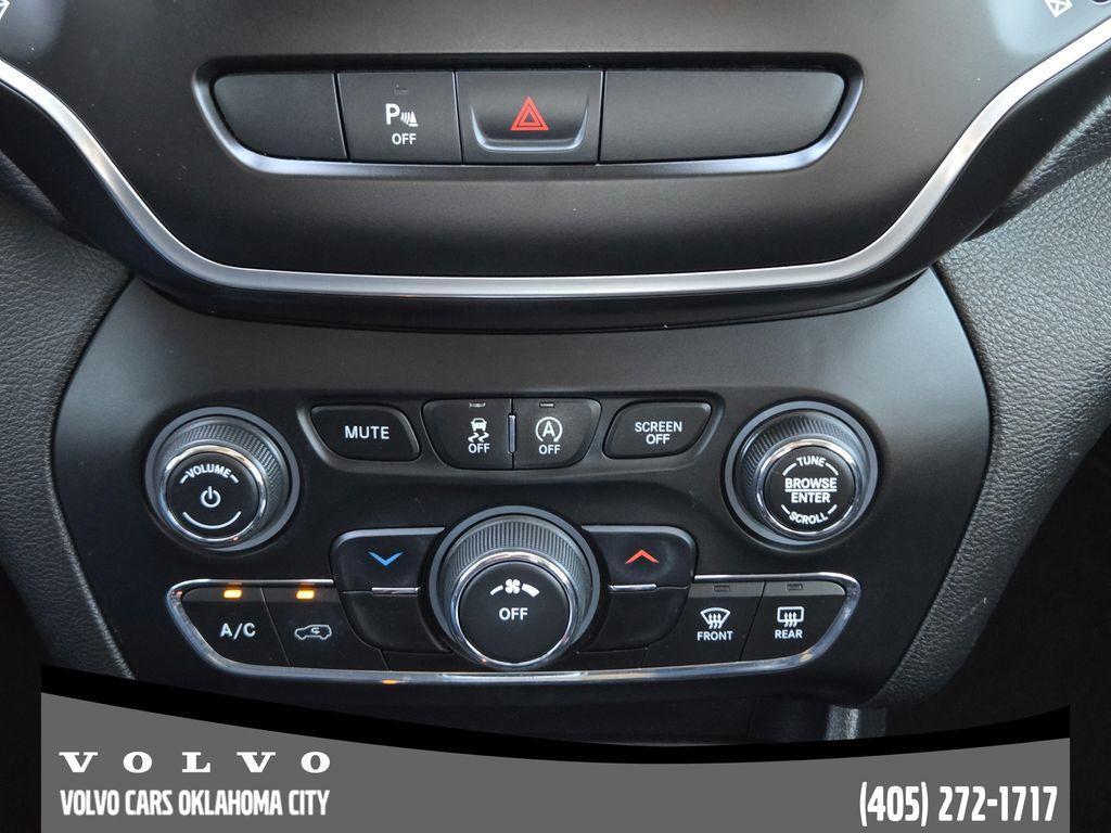 used 2019 Jeep Cherokee car, priced at $16,400