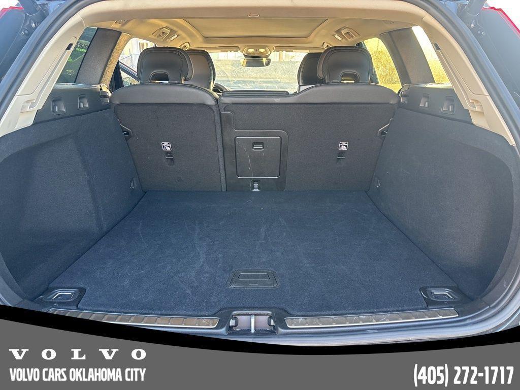 used 2025 Volvo V60 Cross Country car, priced at $36,500