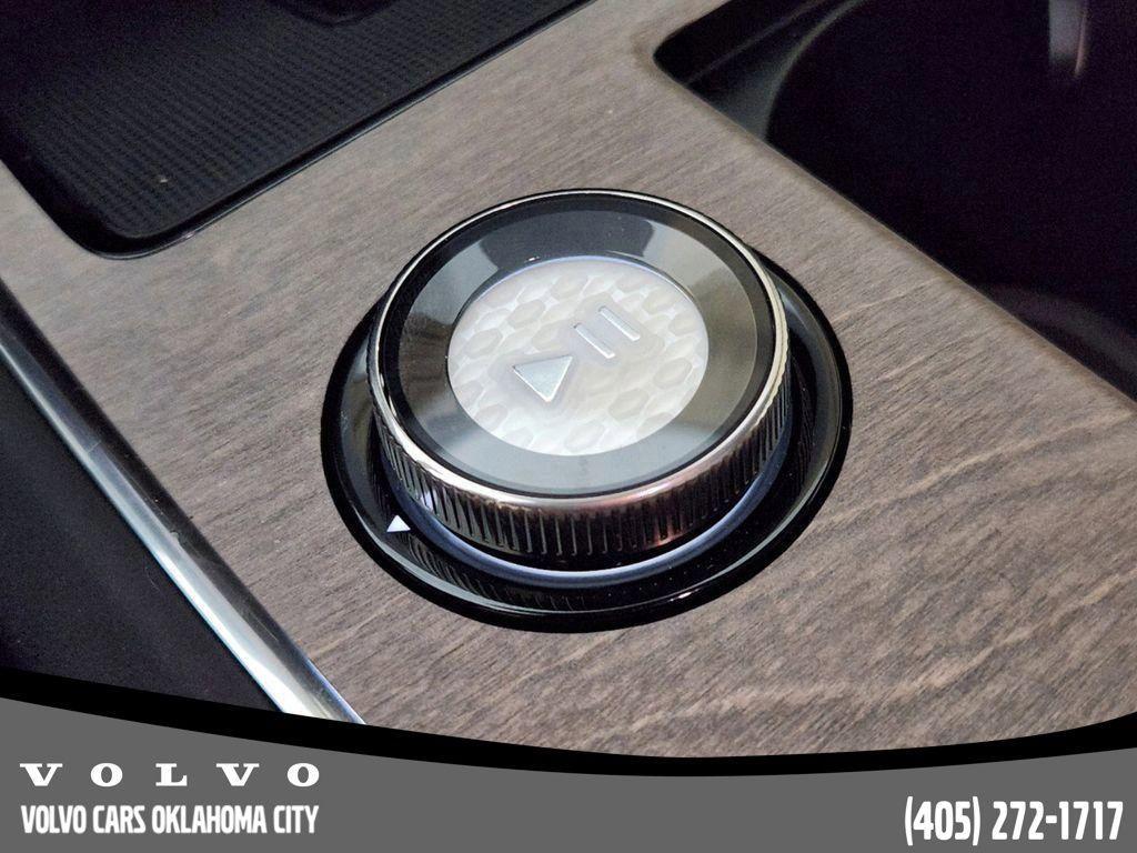 new 2025 Volvo EX90 car, priced at $95,140