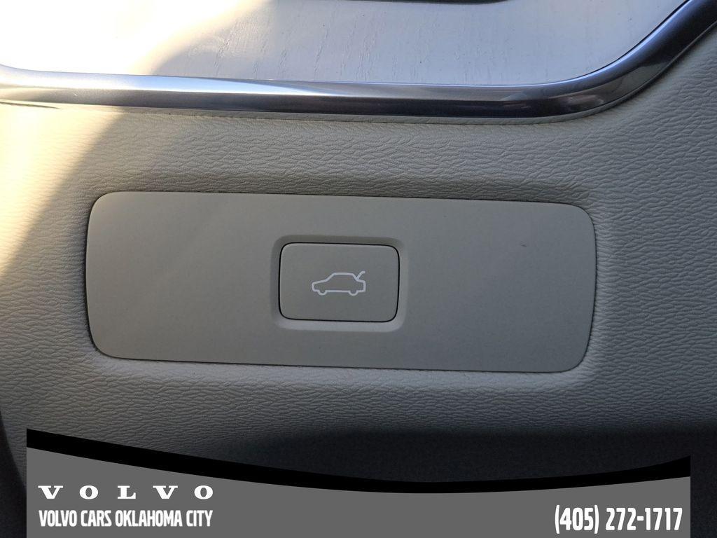 new 2026 Volvo XC60 car, priced at $66,045