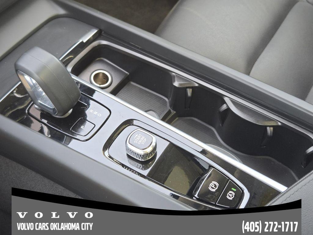 used 2025 Volvo XC60 car, priced at $34,400