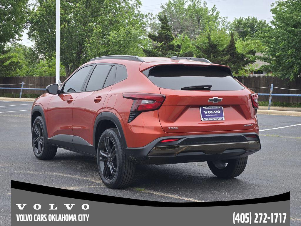 used 2024 Chevrolet Trax car, priced at $20,000