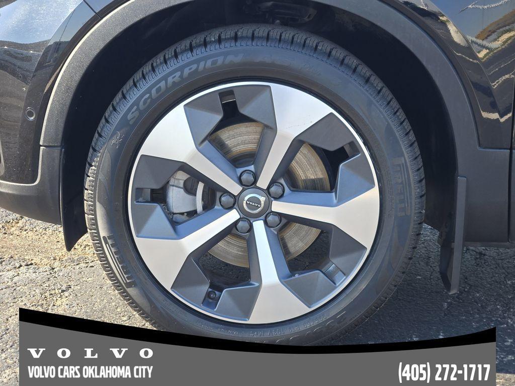 used 2023 Volvo XC40 car, priced at $31,400