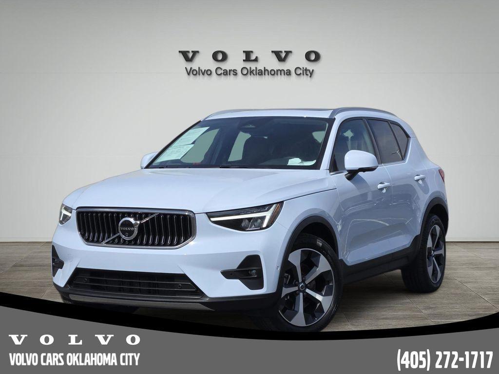 used 2025 Volvo XC40 car, priced at $33,900