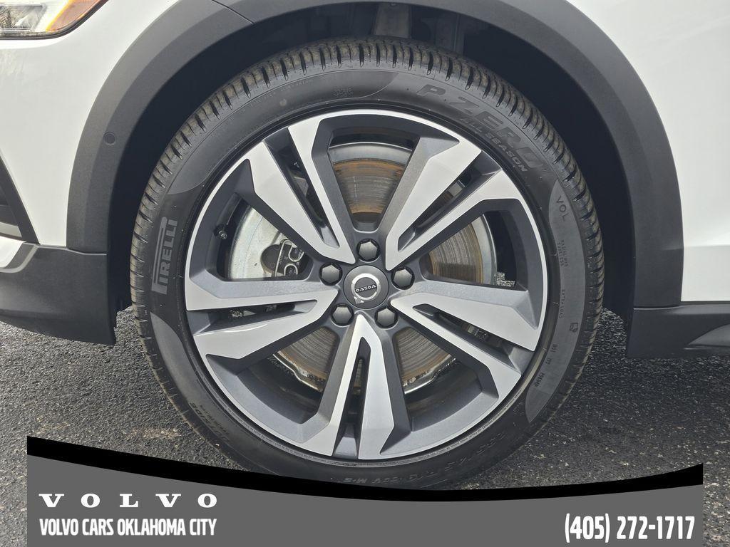 used 2025 Volvo V60 Cross Country car, priced at $38,900