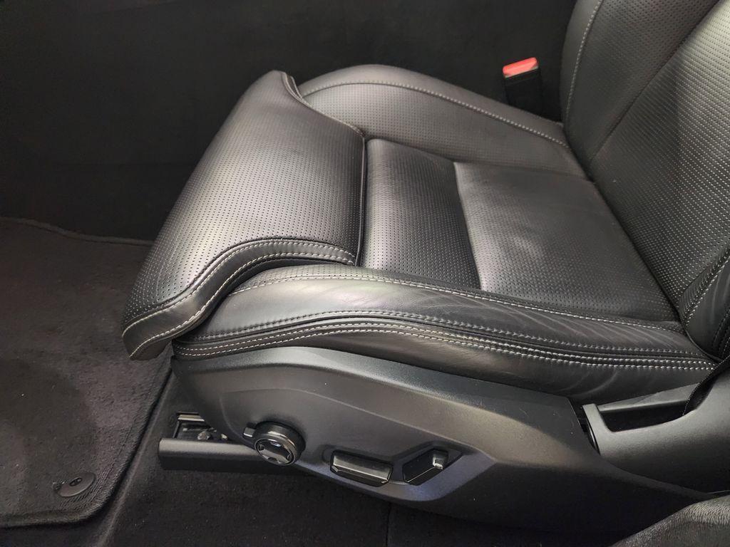 2022 Platinum Gray Metallic Volvo XC60
