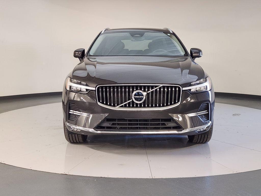 2022 Platinum Gray Metallic Volvo XC60