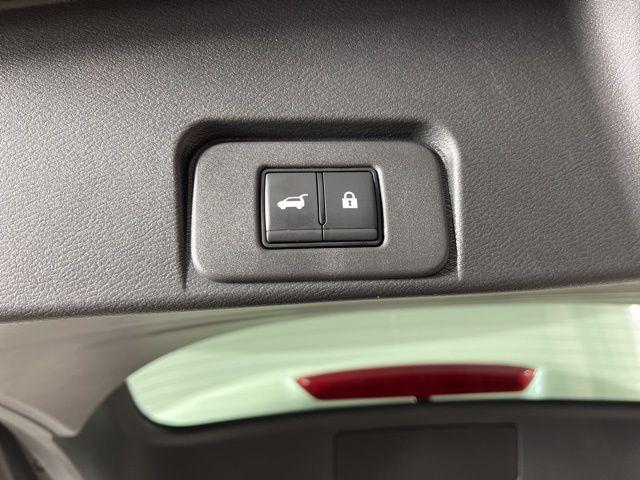 2023 Pearl White Tri-Coat Nissan Rogue